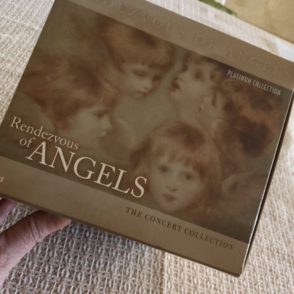 NIB Rendezvous of Angels platinum concert collection - Picture 4 of 16